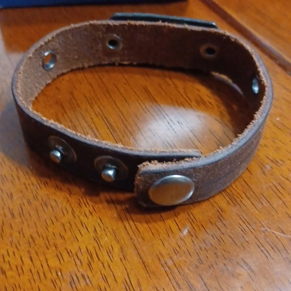 Brown leater Old Cross Wristband - Picture 2 of 2